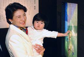 Crown Princess Masako visits Tokyo art exhibit with daughter